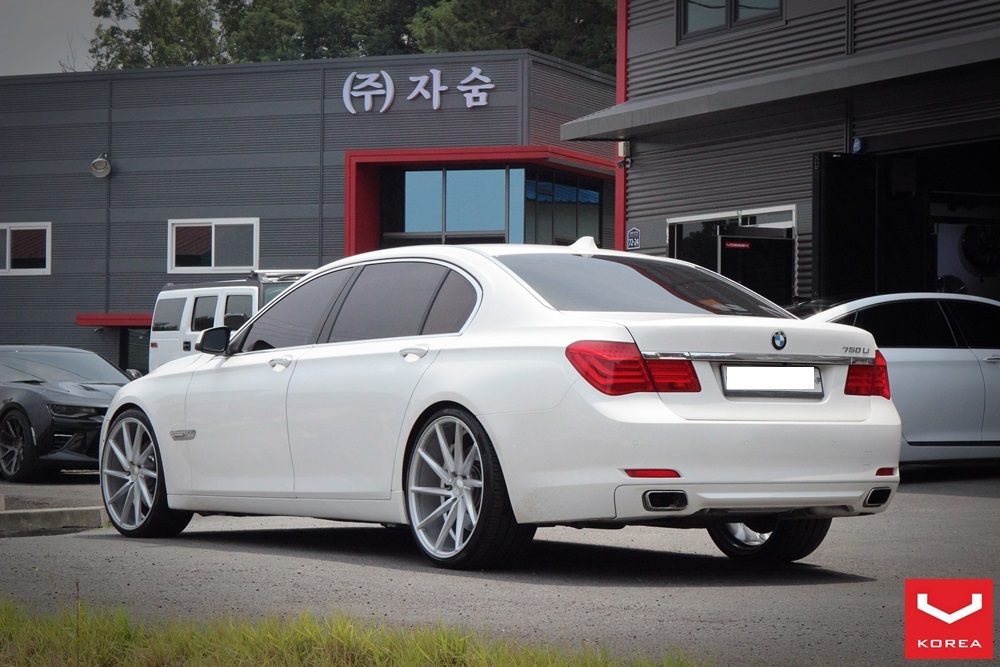 BMW F02 750Li - 22인치