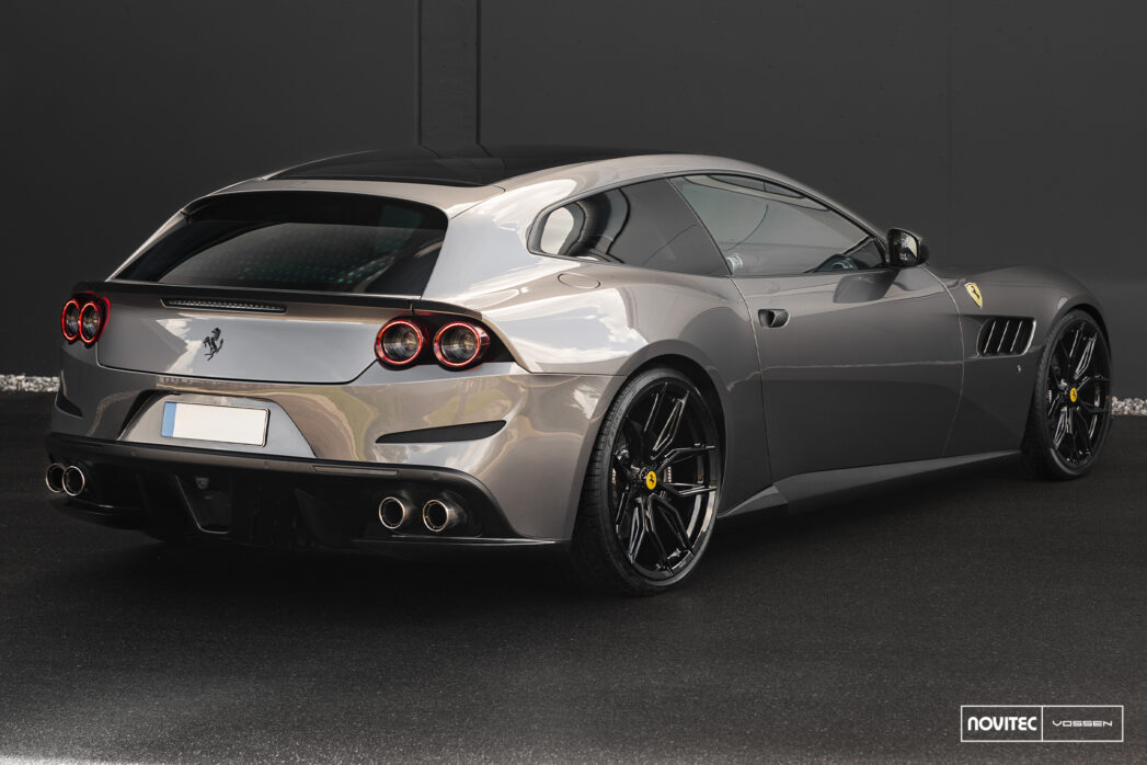 페라리 GTC4LUSSO