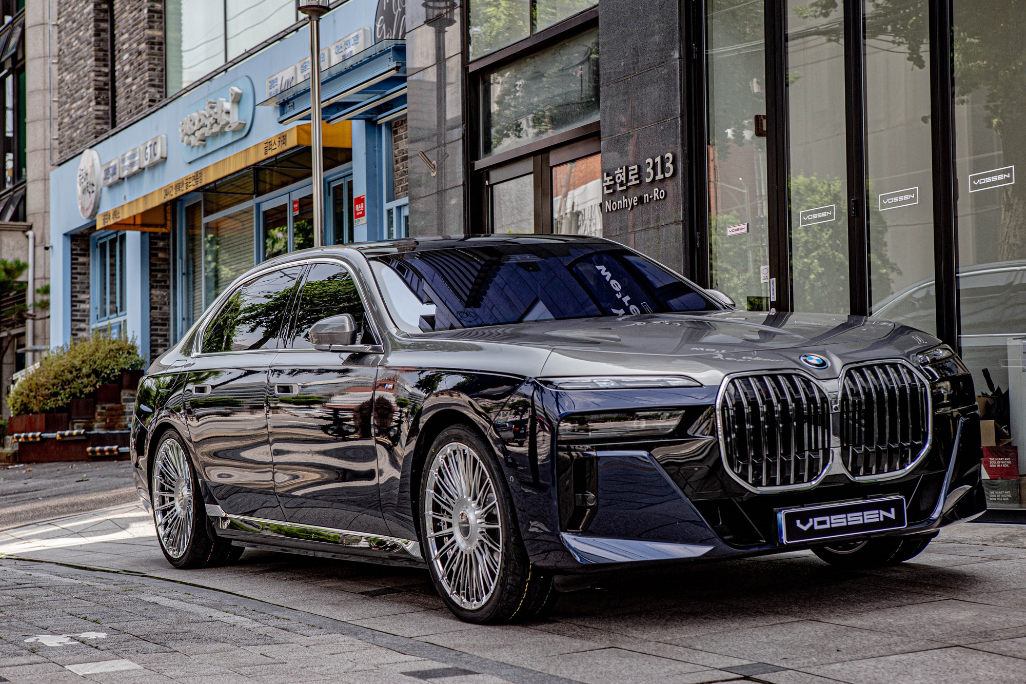 BMW 750E