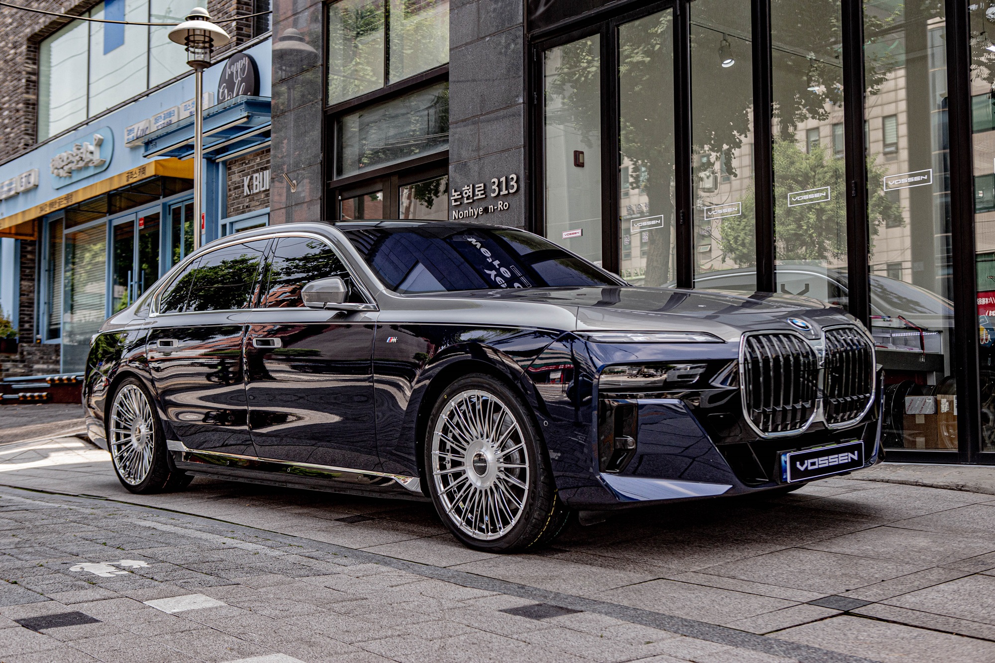 BMW 750E